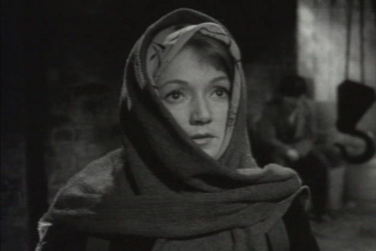 «Мосфильм» / YouTube📷Кадр из сериала «Вызываем огонь на себя»