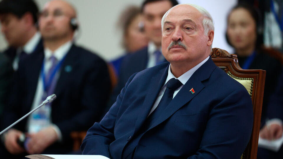     Лукашенко заявил о невозможности оторвать Белоруссию от России РИА Новости/Сергей Булкин