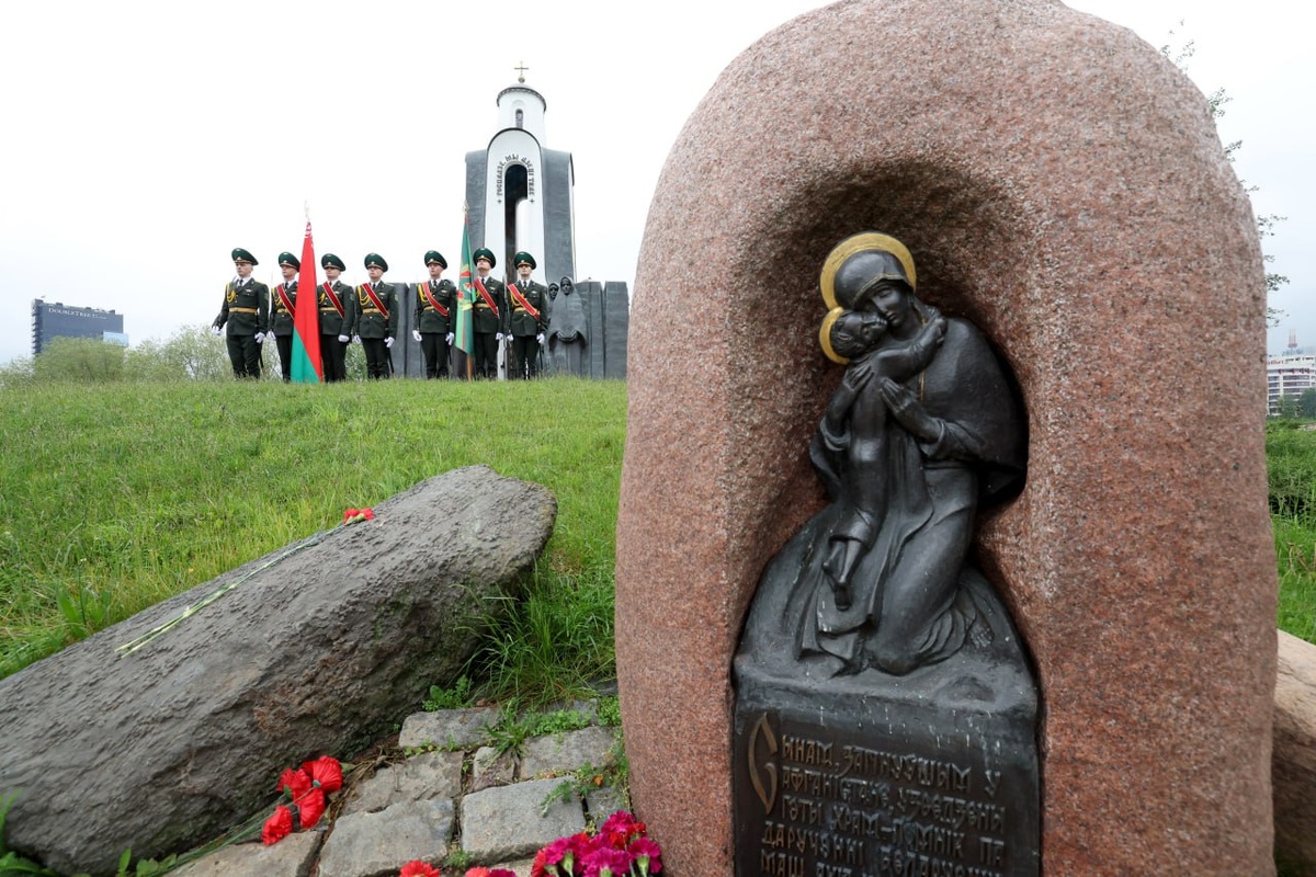 Памятник воинам-интернационалистам «Остров Мужества и Скорби» в центре Минска. У него есть еще одно название - «Остров слез». Фото: БелТА