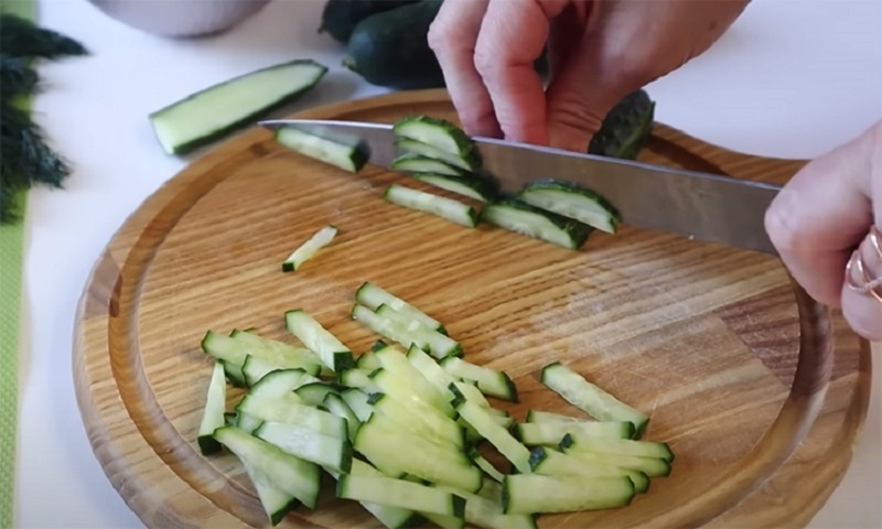 Салат без мяса с сыром и кукурузой: насыщенный вкус и лёгкость для вашего ужина