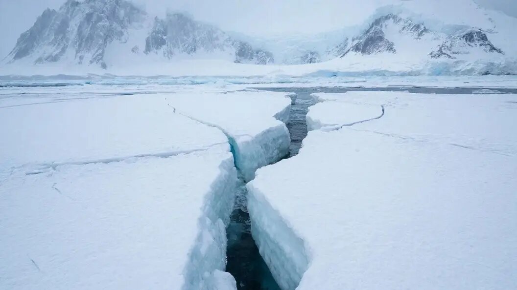    Коллаж Царьграда создан с использованием нейросети Kandinsky