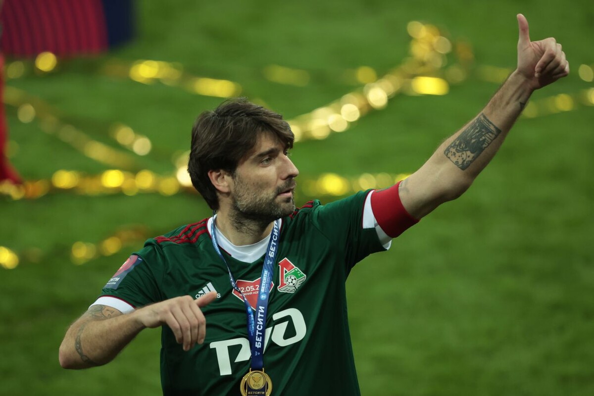 Ведран Чорлука в Московском Локомотиве. Выступал за клуб с 2012 по 2021 годы