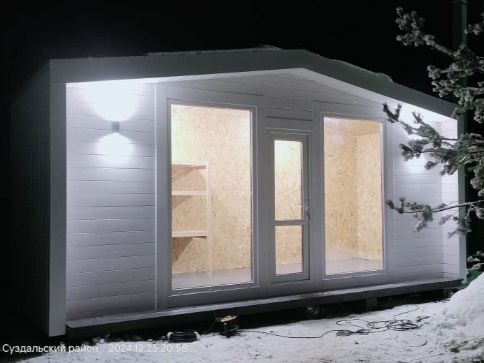 Хозблок-барн с настенными светильниками