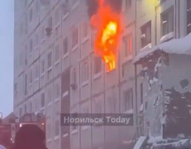     Пострадавших в большом пожаре в Норильске перевозят санавиацией в Красноярск