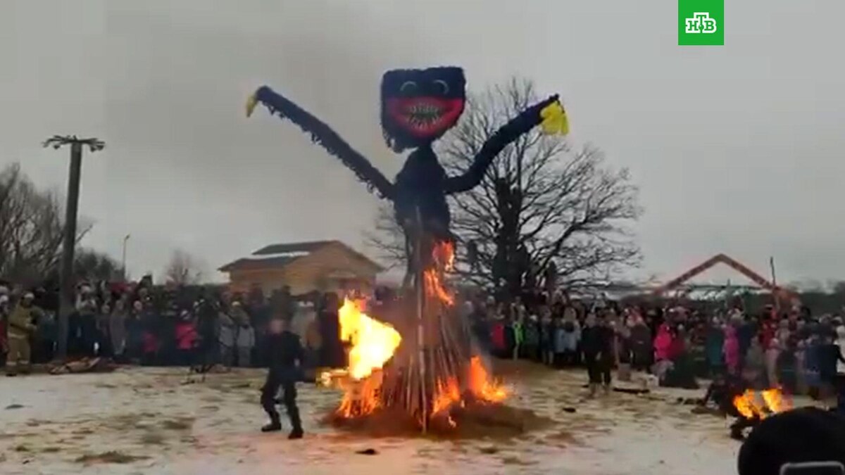    В Липецкой области из огнемета сожгли чучело Хагги Вагги