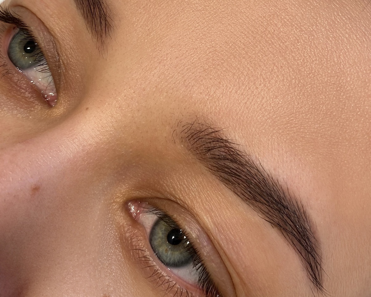 Натуральный «живой» цвет, не требует обновление(рефреш)