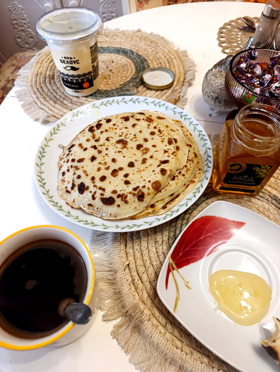 Мамины блины утром. 