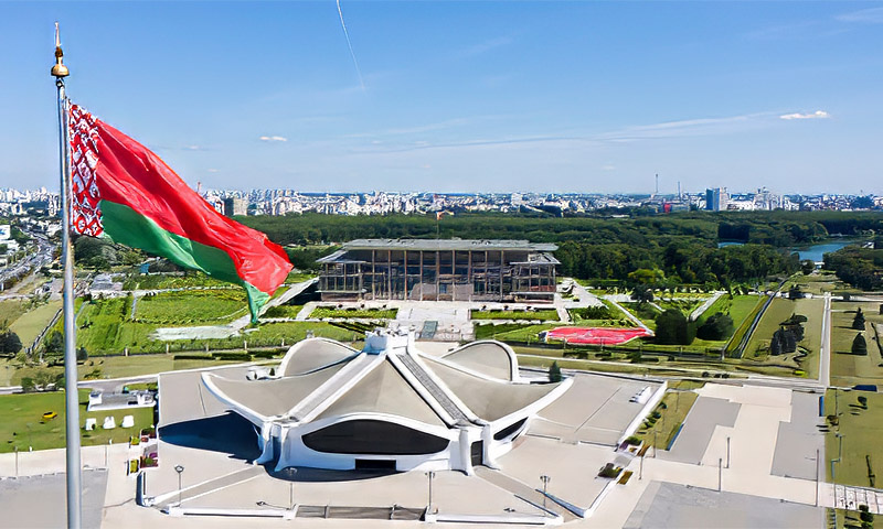 Белорусский флаг в Минске