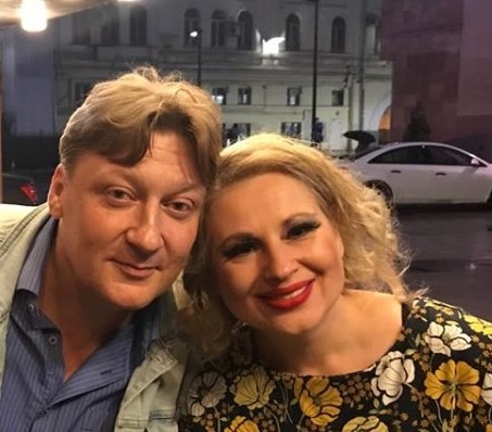 Автор канала "Пераново перо" Олег Перанов и Ирина Епифанова