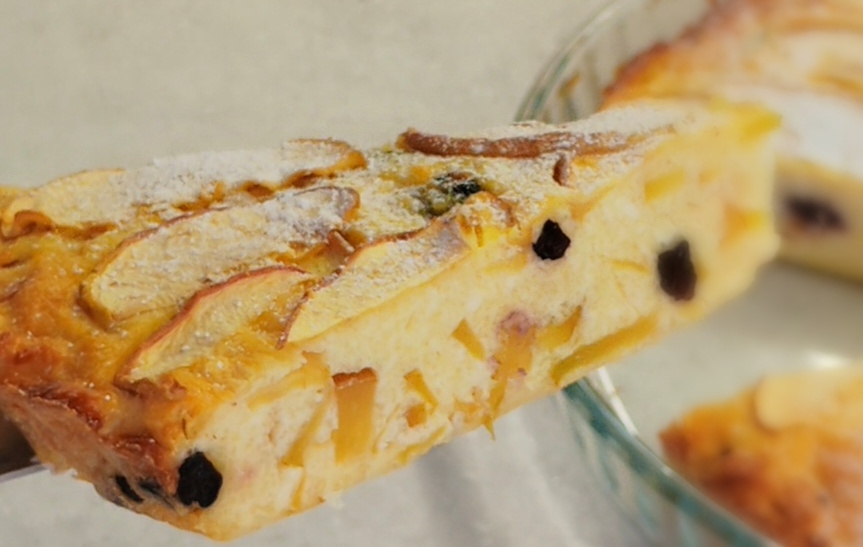 Вот так выглядит запеканка, когда структура стабильная — она отлично держит срез.