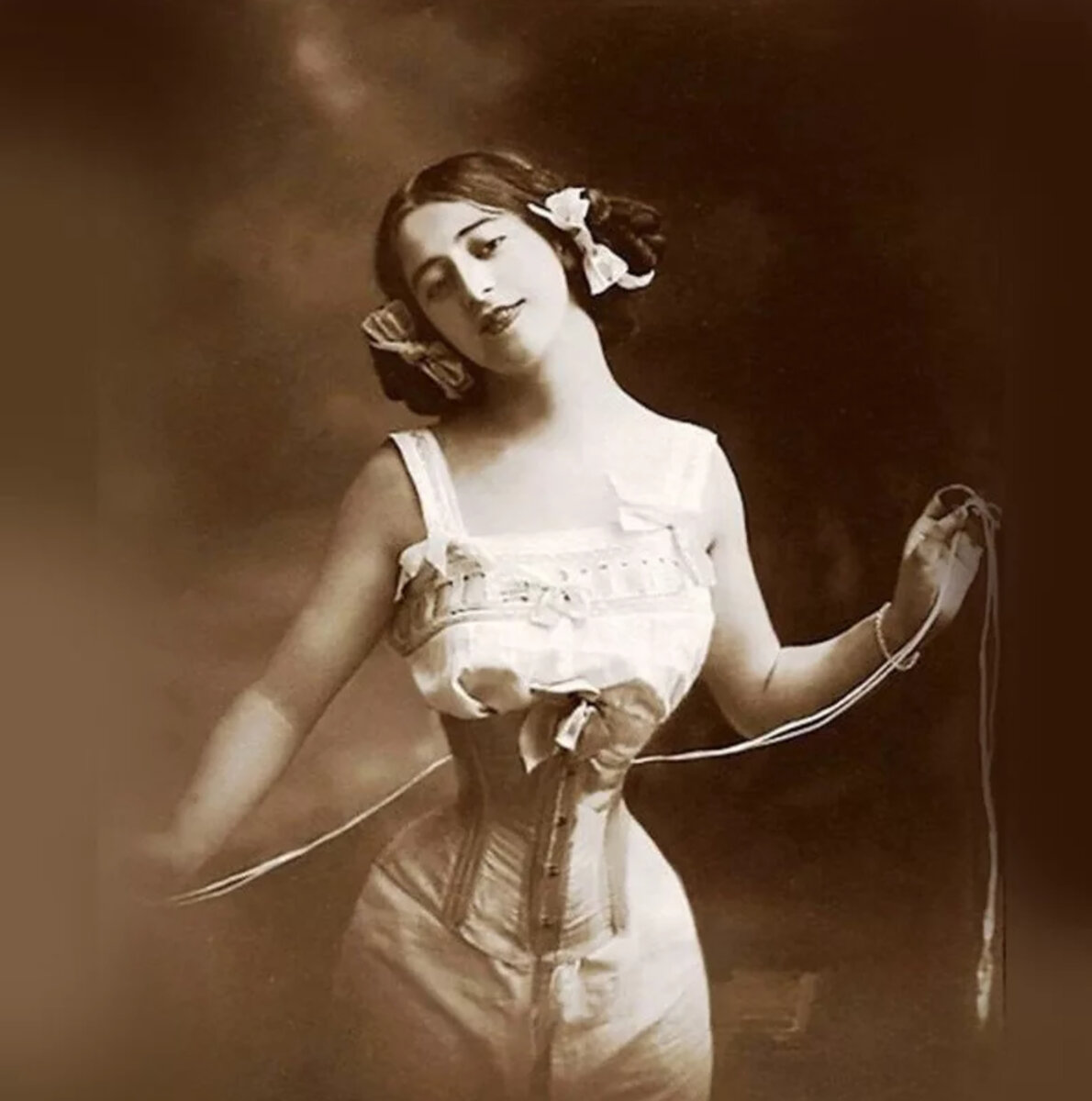 Как викторианская строгость породила культуру лицемерия: Правда о двойной жизни Викторианской Англии