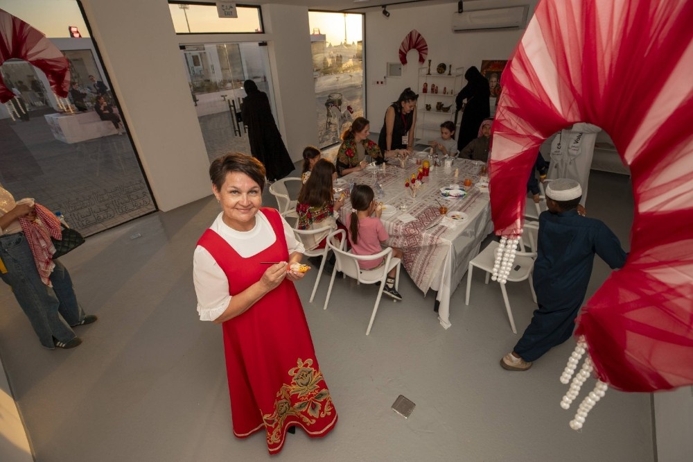    Нижегородские мастера представили хохлому в Катаре