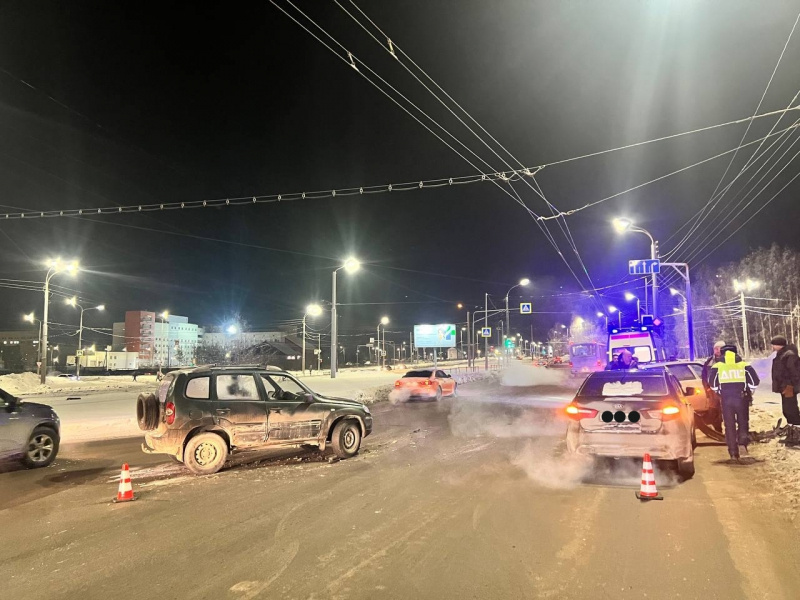    Юные пассажирки иномарки пострадали в массовом ДТП в ПетрозаводскеГАИ Петрозаводска