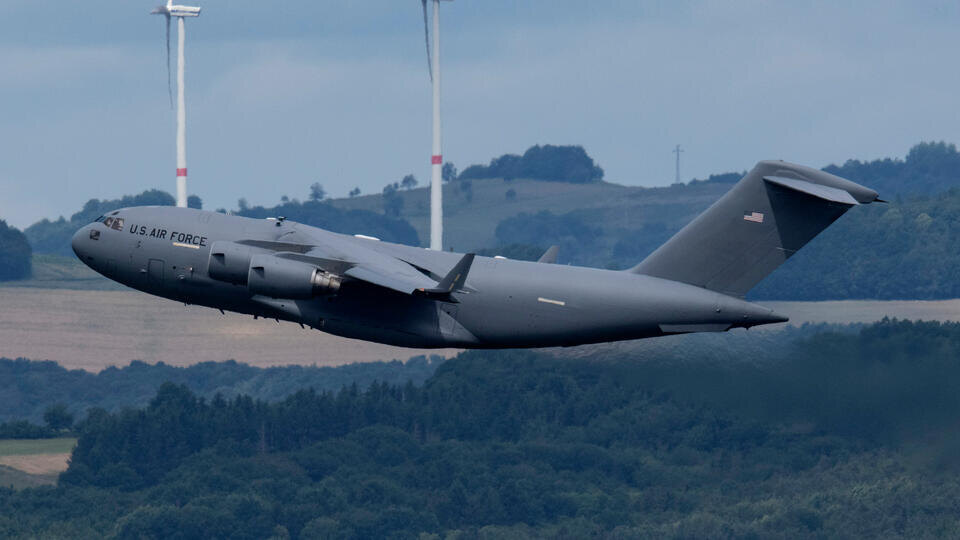     WSJ: военные самолеты США впервые совершили переброску микрореактора Boris Roessler/pa/picture-alliance/TASS