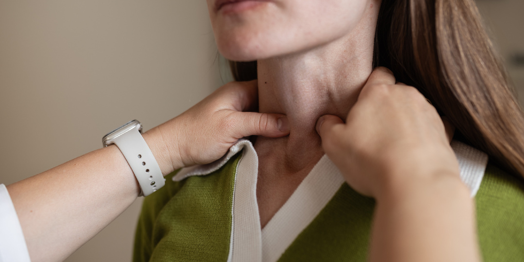 «Щитовидка в норме, но анализ плохой»: почему этот гормон важнее ТТГ