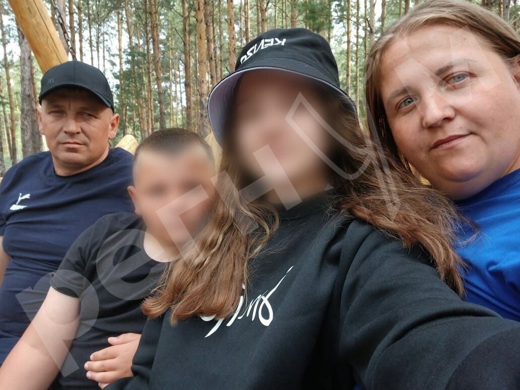    Татьяна с мужем Иваном и детьми Ирой и Сережей