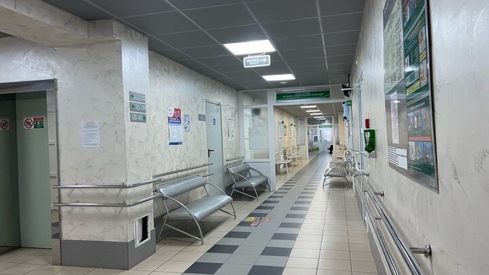 Пострадавший при уборке снега тюменский подросток вернулся домой после лечения