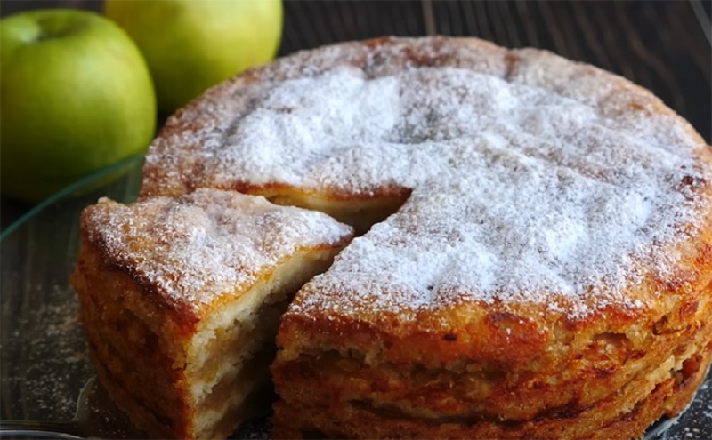 Пирог «3 стакана»: без замеса, но с домашним вкусом – секрет самого быстрого яблочного десерта  