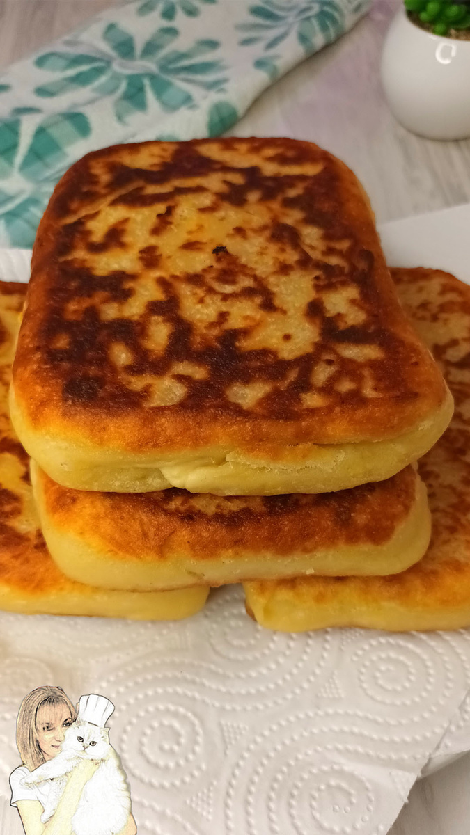 Ингредиенты: 
• Картофель - 9 шт.
• Соль - 1 ч.л
• Яйцо - 1 шт.
• Сливочное масло - 50 гр.
• Мука - 9 ст.л. с горкой
• Сыр - 200 гр.
• Растительное масло для жарки 
Приготовление: