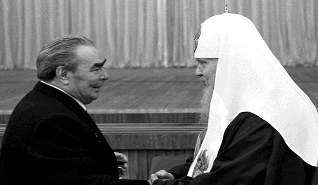 Леонид Ильич Брежнев и патриарх Пимен Фото из открытого доступа