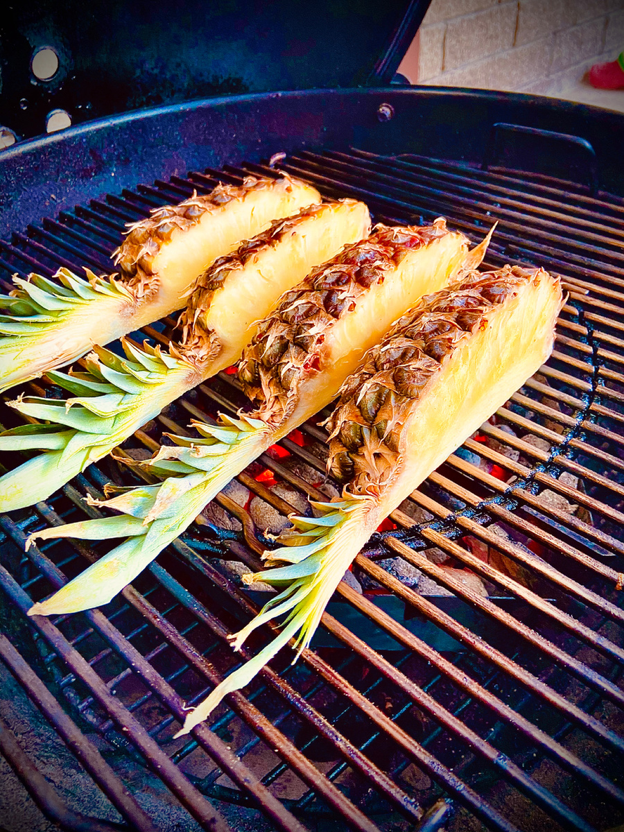 Попробуйте поджареные на гриле ананасы - вкусно )))