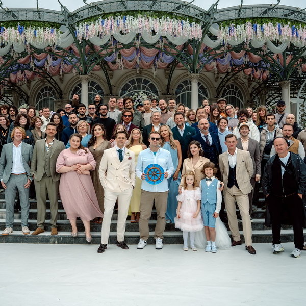     Павел Прилучный и Кристина Асмус попадают в эпоху Петра I в трейлере фильма «Холоп 3»