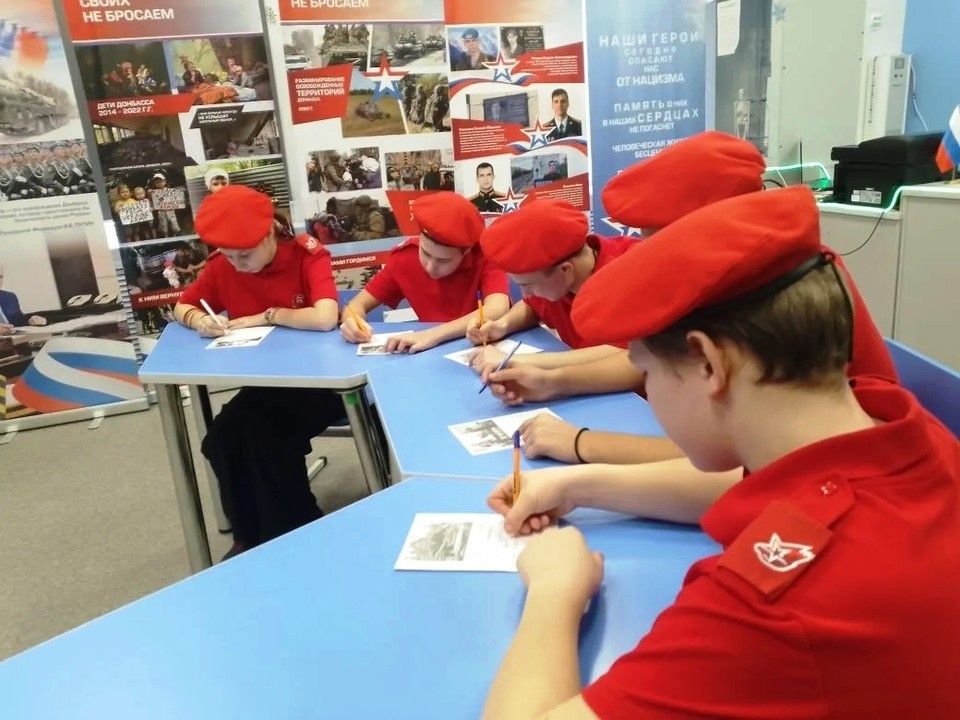    Одна из частей проекта — написание письма из прошлого. Фото предоставлено общественной организацией «Лидер»