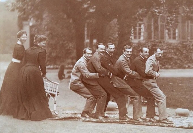 Как официально называлась династия, которая управляла Российской империей до 1917 года