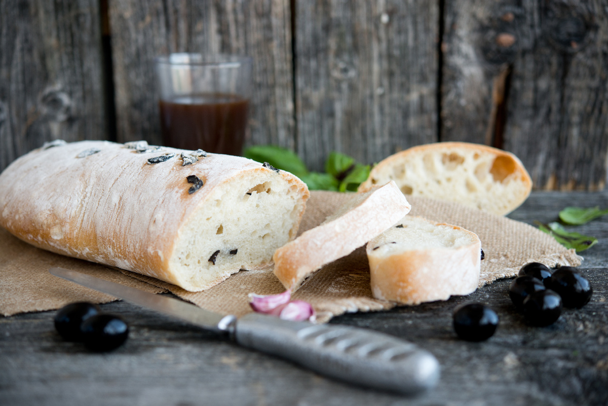 Итальянский хлеб: фокачча, чиабатта и их роль за столом