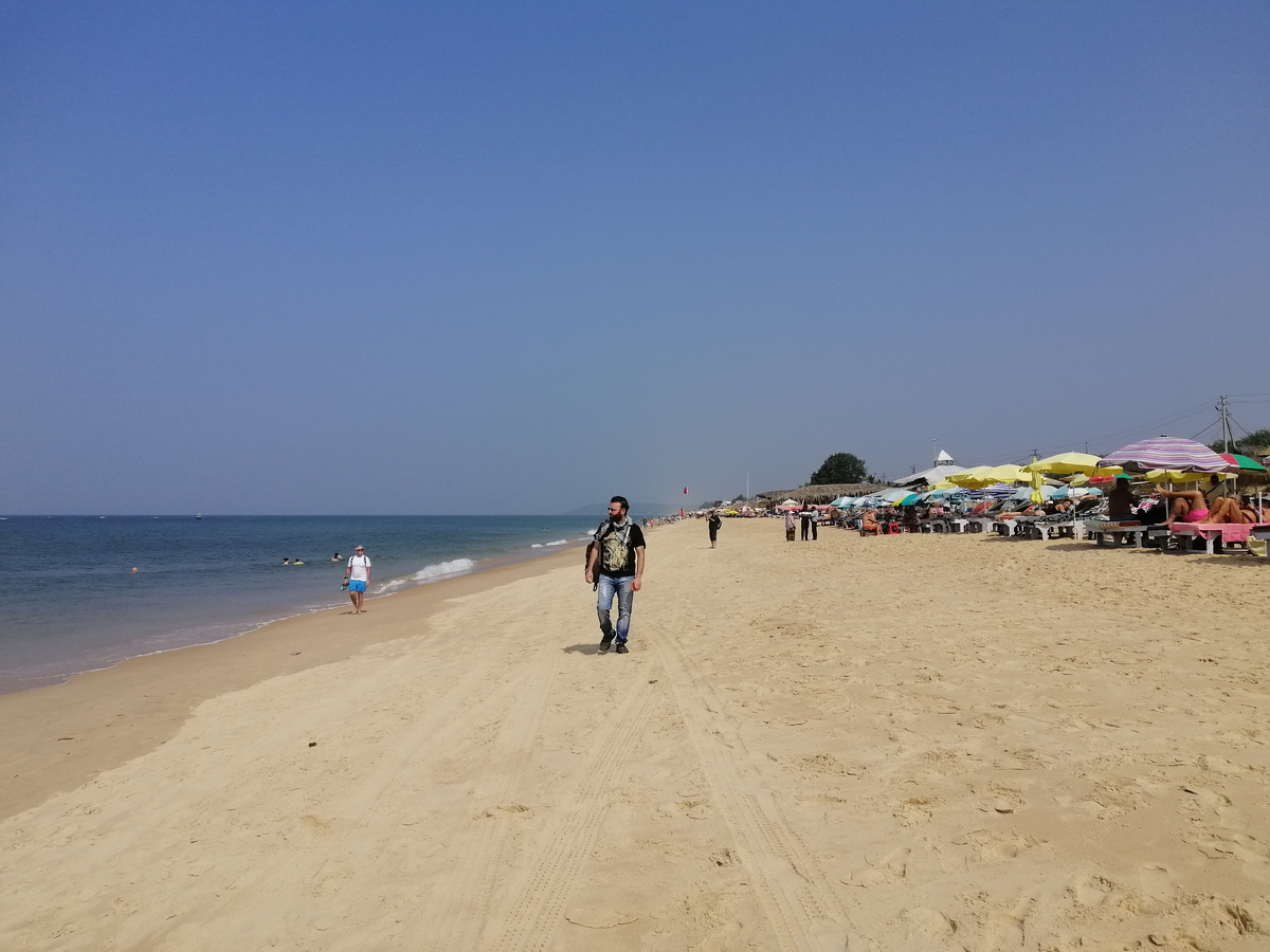 Пляж Кандолим 6.02.2026. Все фото в данной статье сделаны Автором 🙂