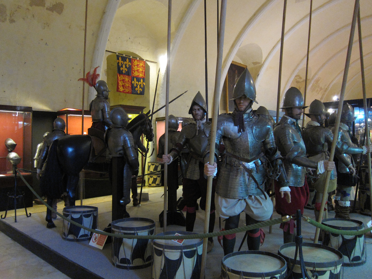 Мальтийские рыцари в музее в Валлетте 
