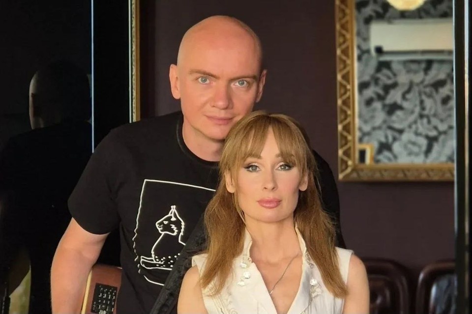    Яркая пара уже много лет счастлива вместе. Фото: личная страница Евгения Олейника в соцсети.