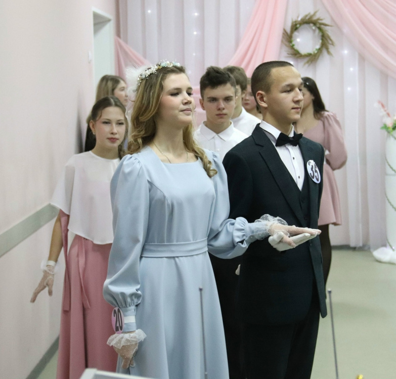    Короля и королеву выбрали на Сретенском балу в КарелииПравославие в Карелии