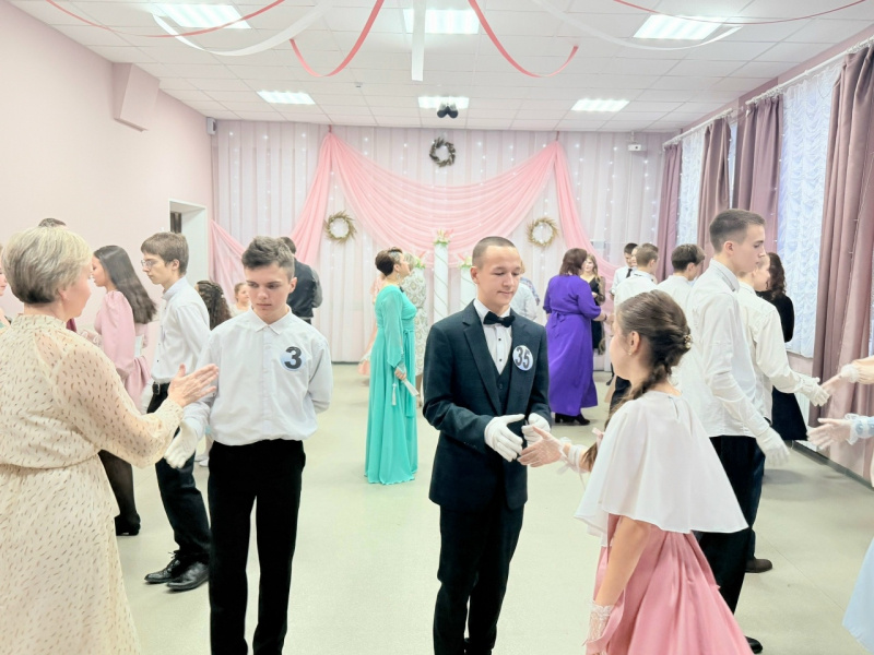    Короля и королеву выбрали на Сретенском балу в КарелииПравославие в Карелии