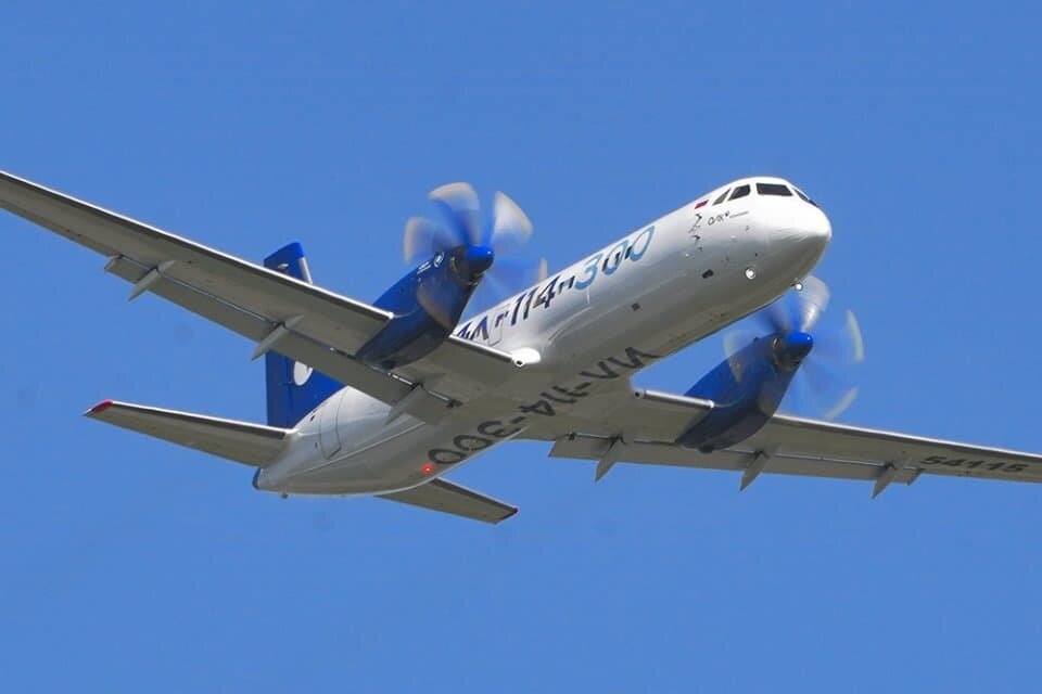   Ил-114-300