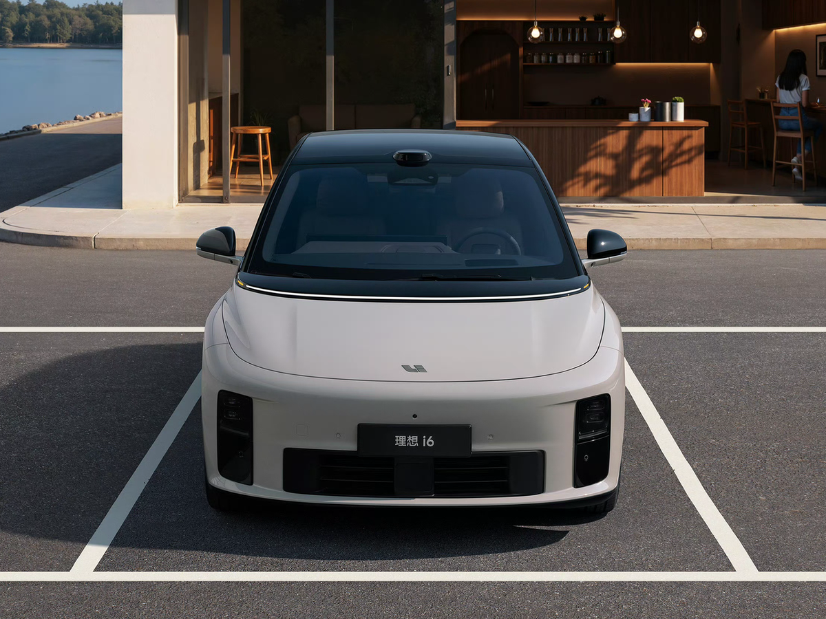 Передняя часть нового кроссовера