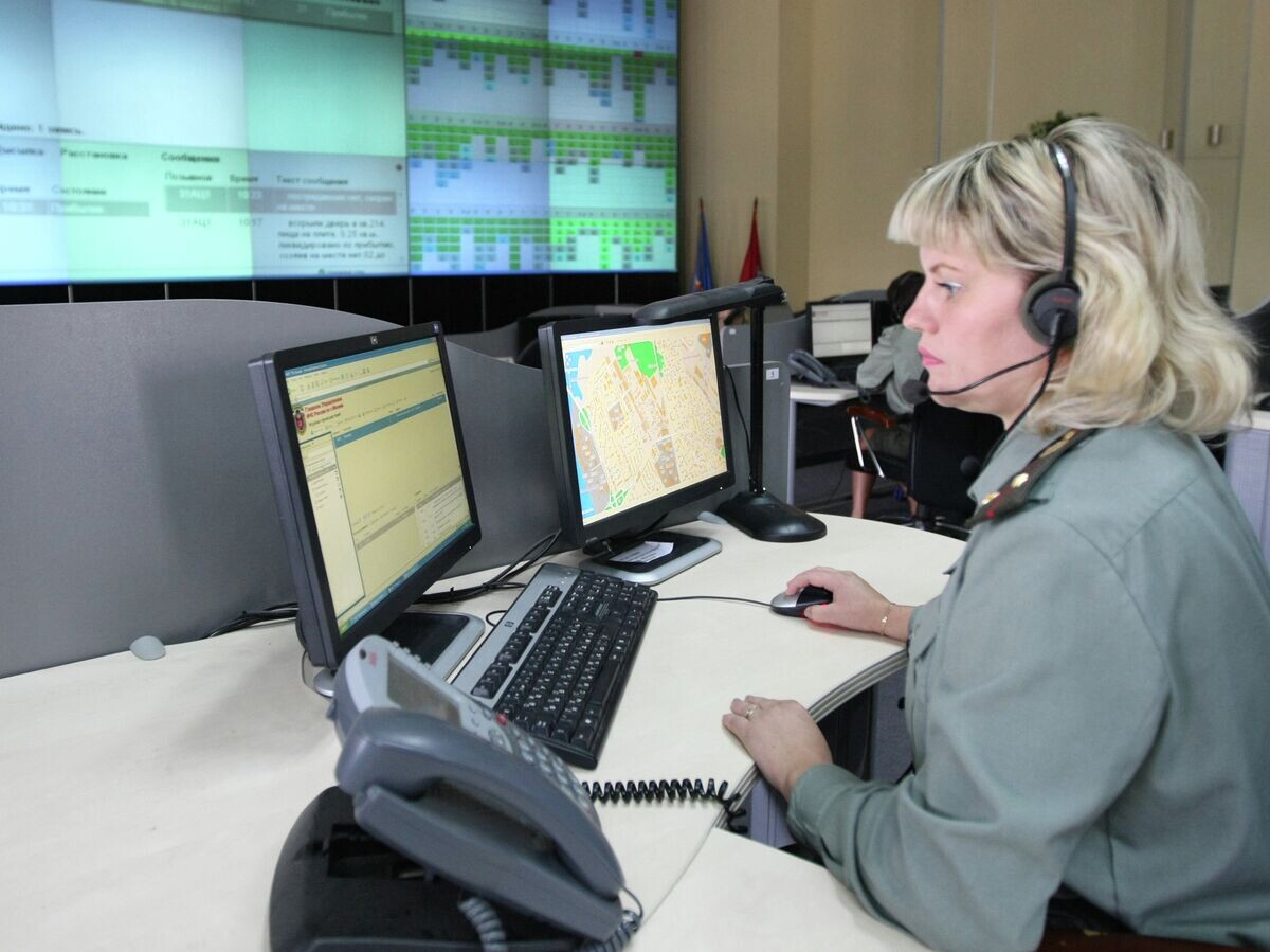    Работа диспетческой службы МЧС России | © РИА Новости / Антон Белицкий