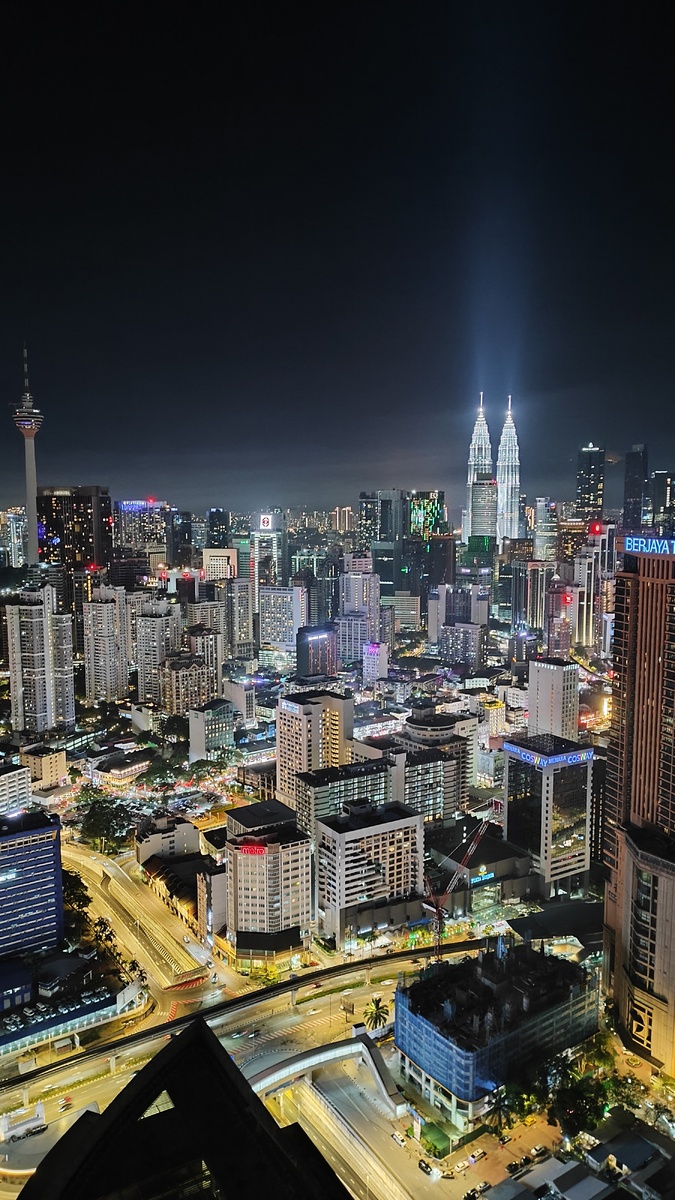 Личное фото автора. Вид на город с 47 этажа.