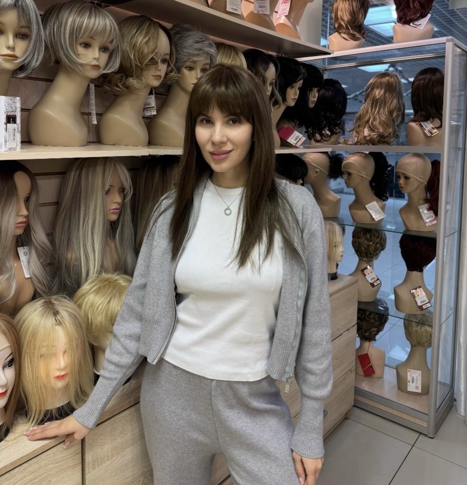 На фото польский искусственный парик Brulee