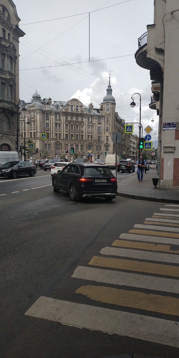 Австрийская площадь. 