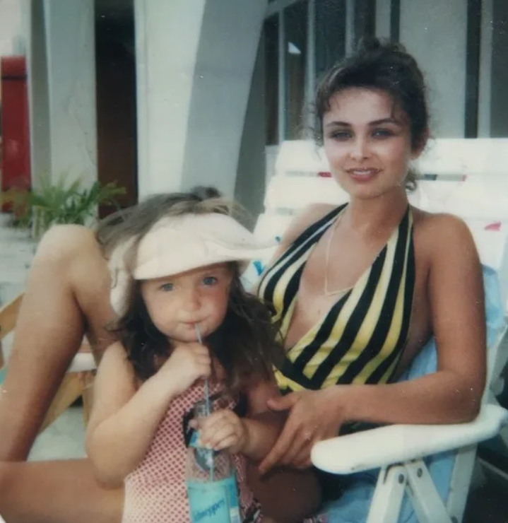 Ольга Изоксон в детстве