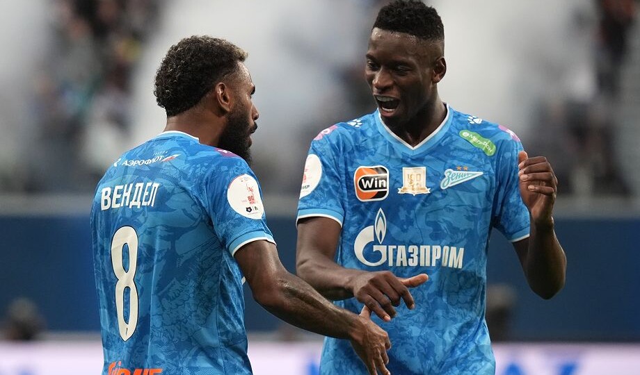 Джон Джон добавил проблем Семаку. Кого из звезд сажать на замену?