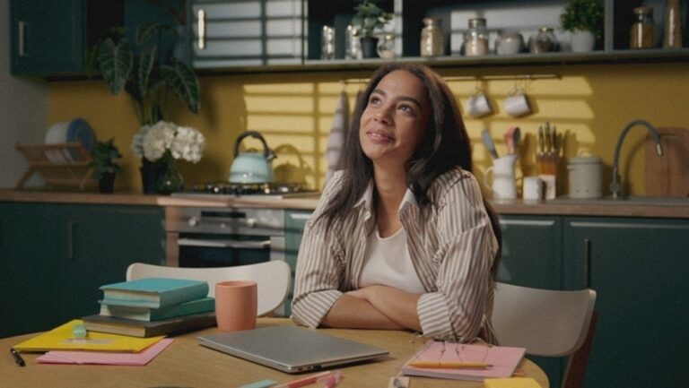    Иллюстрация к материалу: Наука о позитивных аффирмациях: что действительно работает для психического здоровья