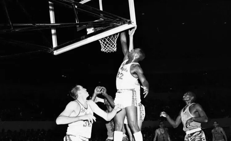    Элджин Бэйлор (№22) / Источник фото: НБА