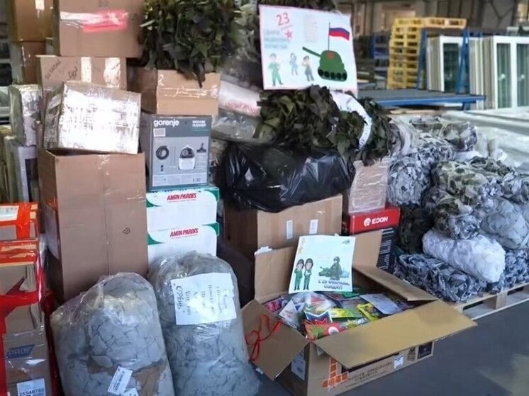     Особое место, как и всегда, занимают детские открытки и рисунки. Фото: telegram-канал губернатора Новгородской области Александра Дронова