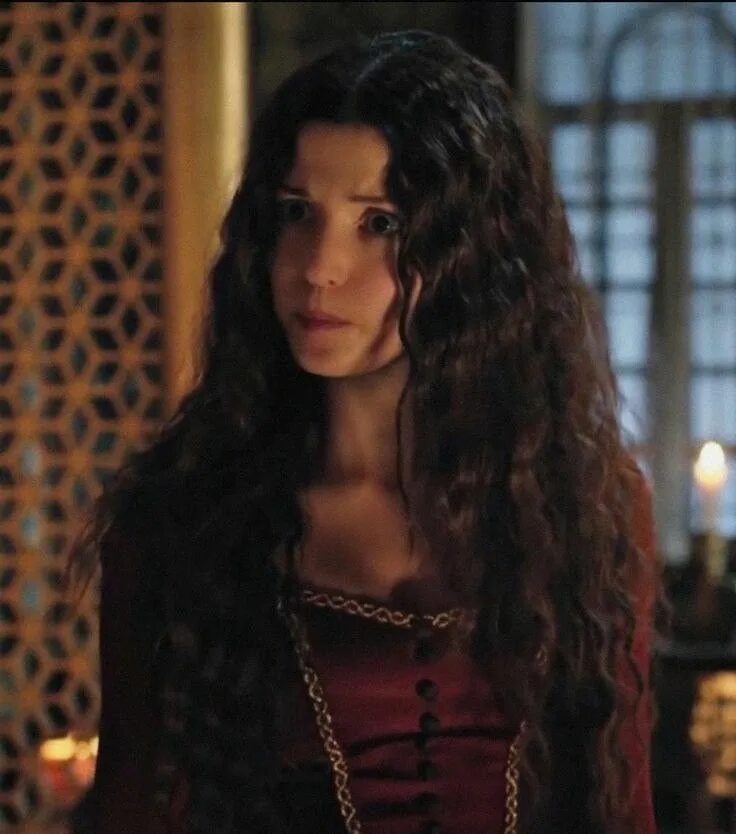 — Вчера вечером Ариф-бей прислал мне записку. 