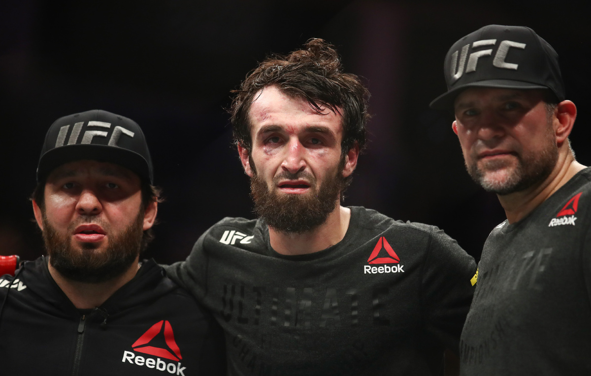    Забит Магомедшарипов (в центре)  Валерий Шарифулин/ТАСС