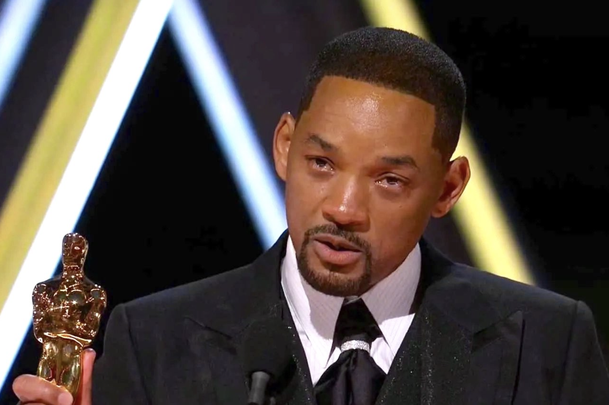 Уилл Смит (Уиллард Кэрролл Смит-младший, род. 25 сентября 1968 г.) - американский актёр, кинопродюсер, сценарист и хип-хоп исполнитель, лауреат премии «Оскар» (2022). Один из самых успешных и высокооплачиваемых актёров Голливуда, известный по фильмам «Люди в чёрном», «Я — легенда», «Плохие парни».