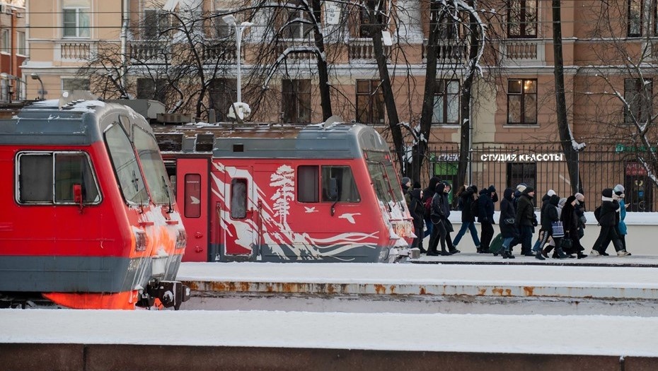    В Петербурге начнут продавать абонементы на поезда с сувенирами Автор фото: Ермохин Сергей/"ДП"