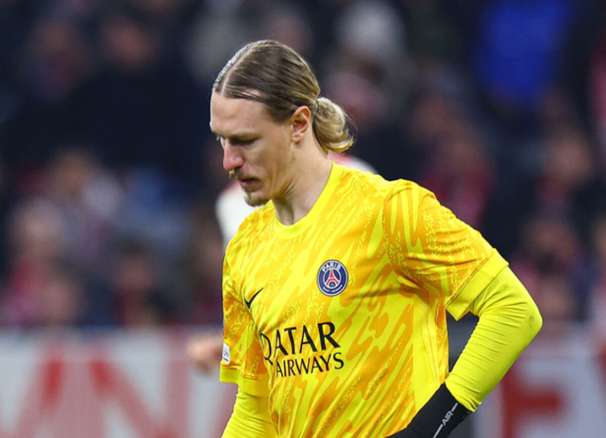     Во Франции о словах фанов «ПСЖ» про игру Сафонова в Ренне: некоторые отреагировали слишком резко